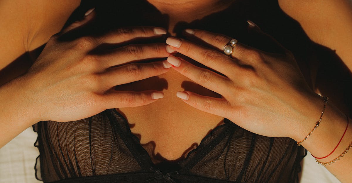 Les accessoires de lingerie sexy pour pimenter vos soirées