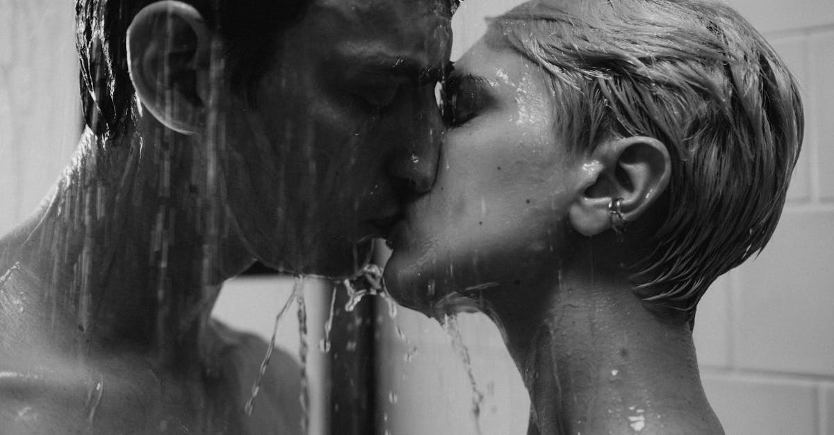 découvrez l'univers envoûtant de la sensualité, une exploration des émotions et des désirs qui éveillent nos sens. plongez dans des expériences riches et intimes qui célèbrent la beauté des relations humaines et la passion de vivre pleinement chaque moment.