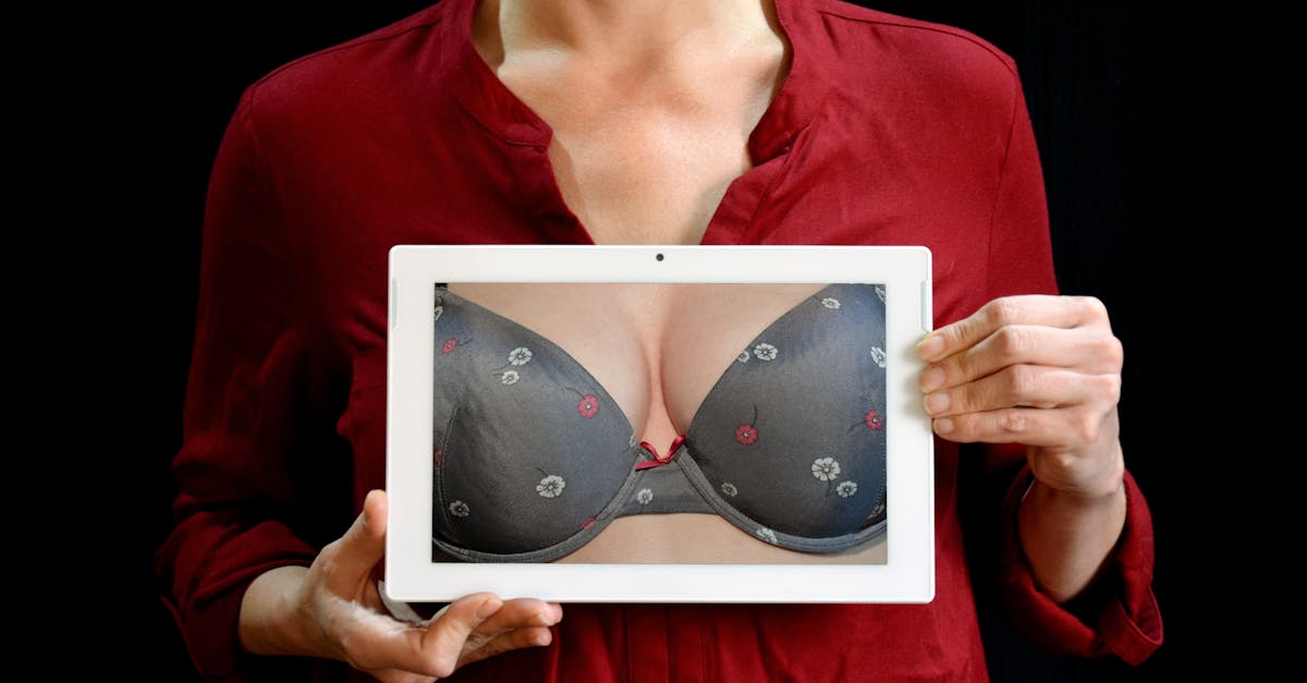 découvrez notre sélection élégante de lingerie, alliant confort et sensualité. trouvez le soutien-gorge parfait, des ensembles raffinés et des pièces audacieuses pour chaque occasion.