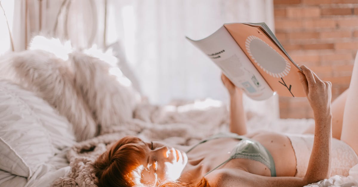 découvrez notre collection irrésistible de lingerie alliant élégance et confort. explorez des modèles variés, des ensembles raffinés aux nuisettes séduisantes, pour sublimer chaque silhouette. que vous recherchiez la délicatesse ou le côté audacieux, trouvez la lingerie parfaite qui reflète votre personnalité et vous fait sentir belle.
