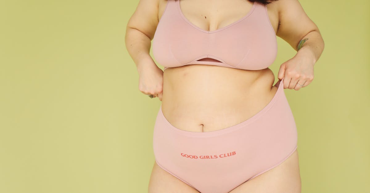 découvrez les dernières tendances en matière de lingerie pour sublimer votre silhouette et apporter une touche de séduction à votre quotidien. explorez des styles innovants, des textures élégantes et des couleurs tendance qui allient confort et esthétique.