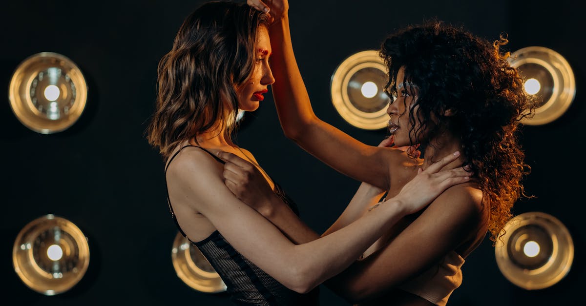 découvrez les dernières tendances de costumes sexy qui vous feront briller lors de vos soirées. que ce soit pour halloween, une fête costumée ou une soirée à thème, explorez des idées audacieuses et élégantes qui allient confort et allure. trouvez le look parfait qui mettra en valeur votre personnalité avec style!