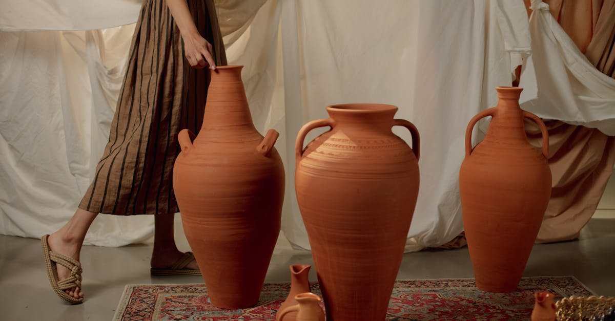 découvrez notre ravissant robe en terracotta, alliant élégance et confort. parfaite pour toutes les occasions, cette robe mettra en valeur votre silhouette avec sa teinte chaude et sa coupe flatteuse. adoptez un style chic et tendance grâce à la robe en terracotta, un incontournable de votre garde-robe.