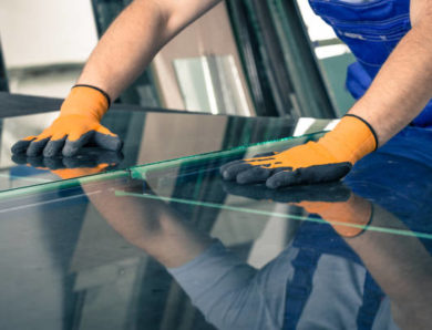 Un vitrier à Lyon peut-il personnaliser le verre selon les besoins esthétiques (verre teinté, sablé, décoratif) ?