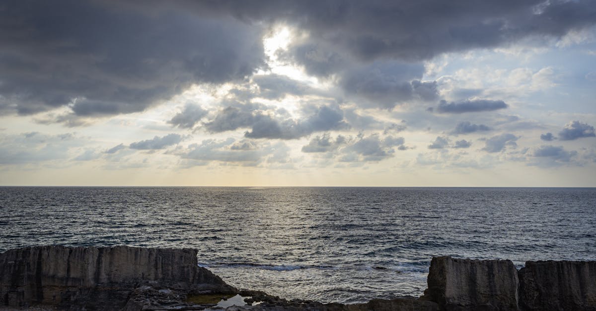 Bienfaits du soleil pour la santé : conseils et précautions à connaître