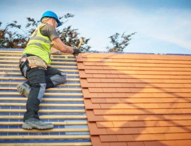 Les ferblantiers couvreurs Genève travaillent-ils en hiver ?